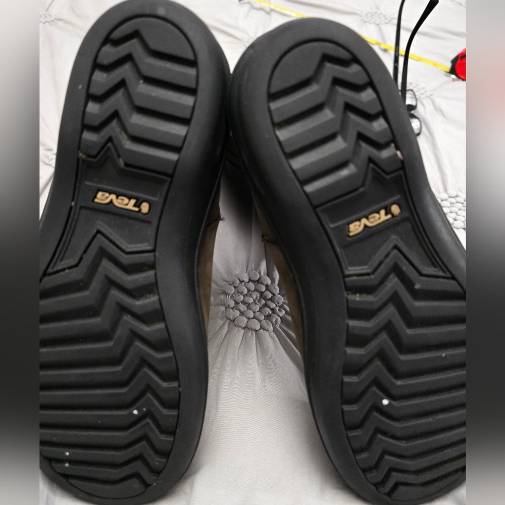 Teva waterproof winter boots - Picture 5 of 6
